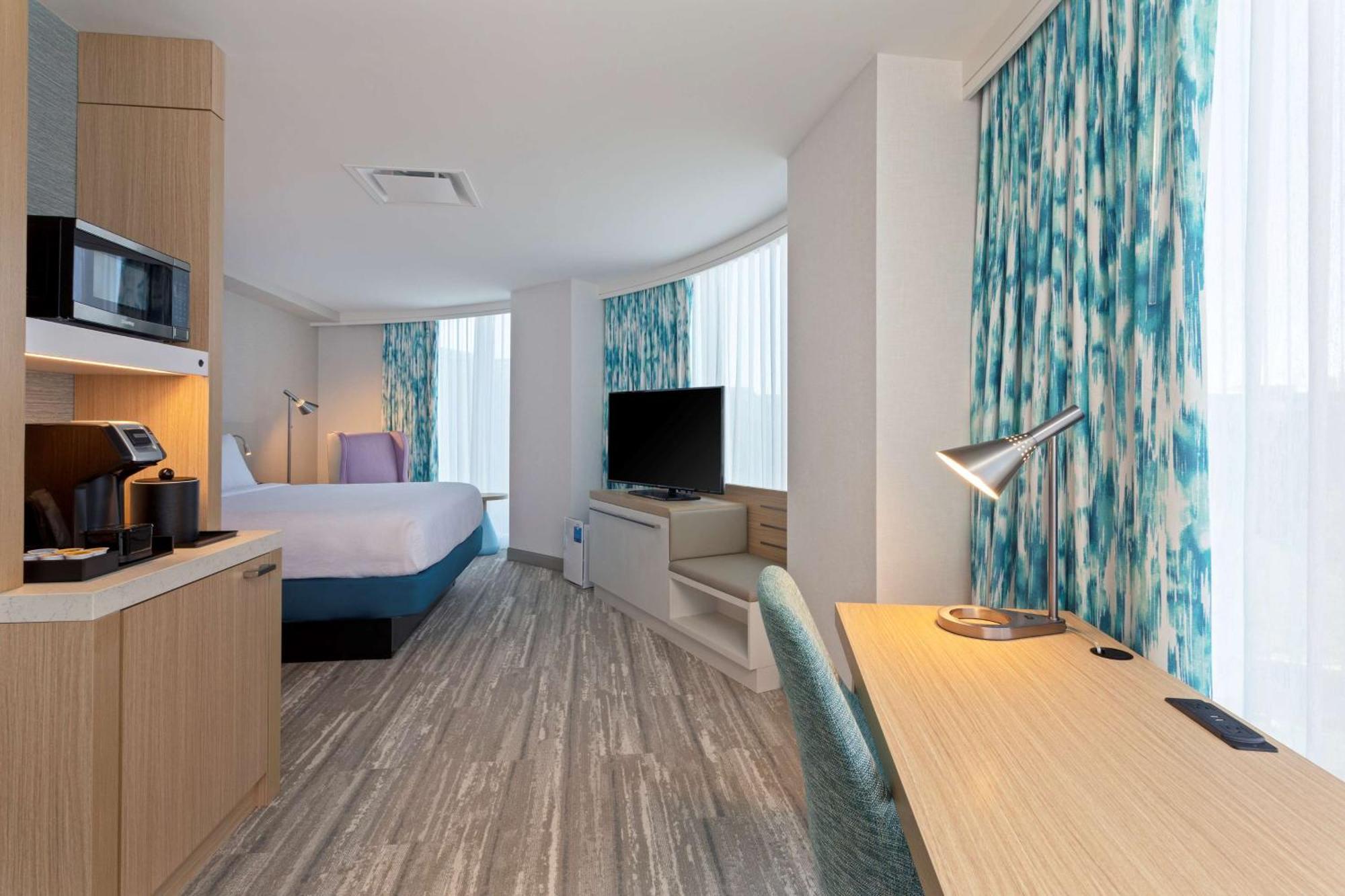 Hilton Garden Inn Boston Brookline, Ma Экстерьер фото