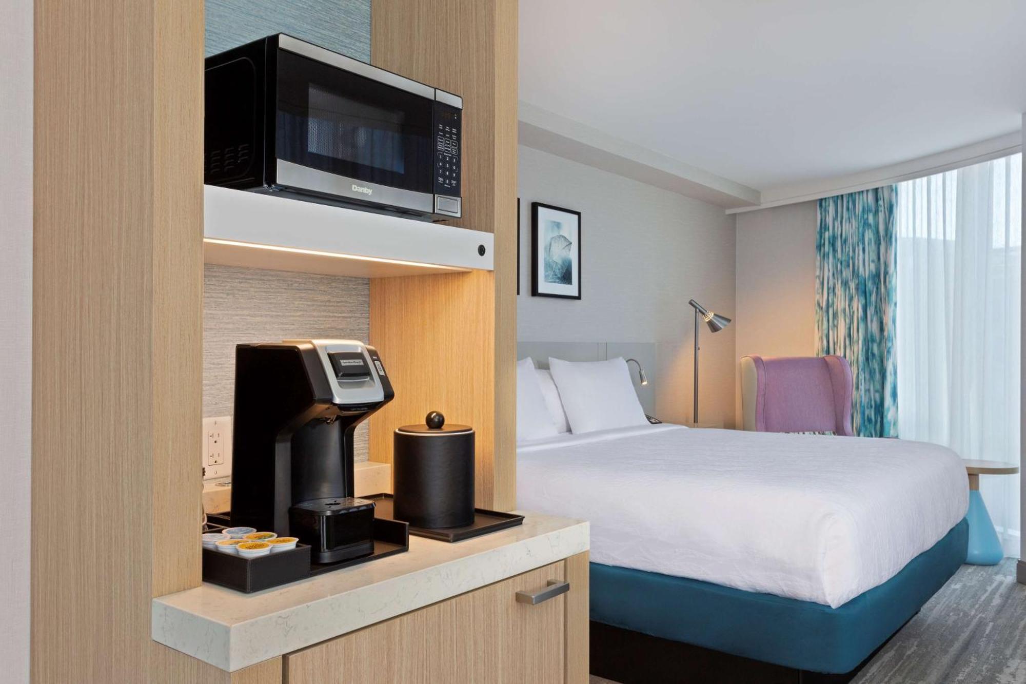 Hilton Garden Inn Boston Brookline, Ma Экстерьер фото