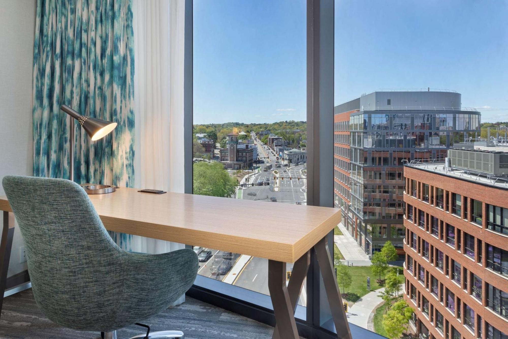 Hilton Garden Inn Boston Brookline, Ma Экстерьер фото