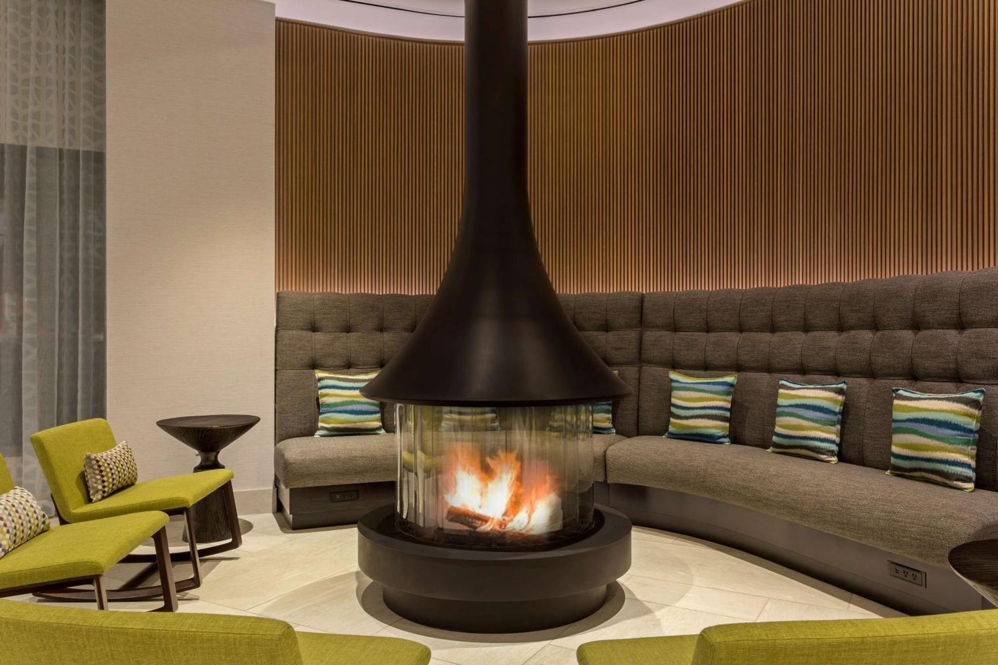 Hilton Garden Inn Boston Brookline, Ma Экстерьер фото
