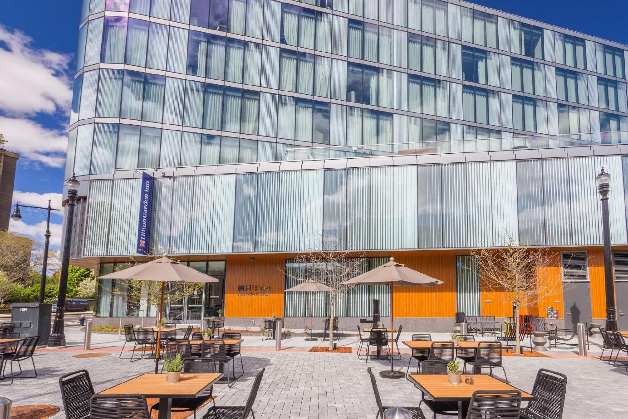 Hilton Garden Inn Boston Brookline, Ma Экстерьер фото