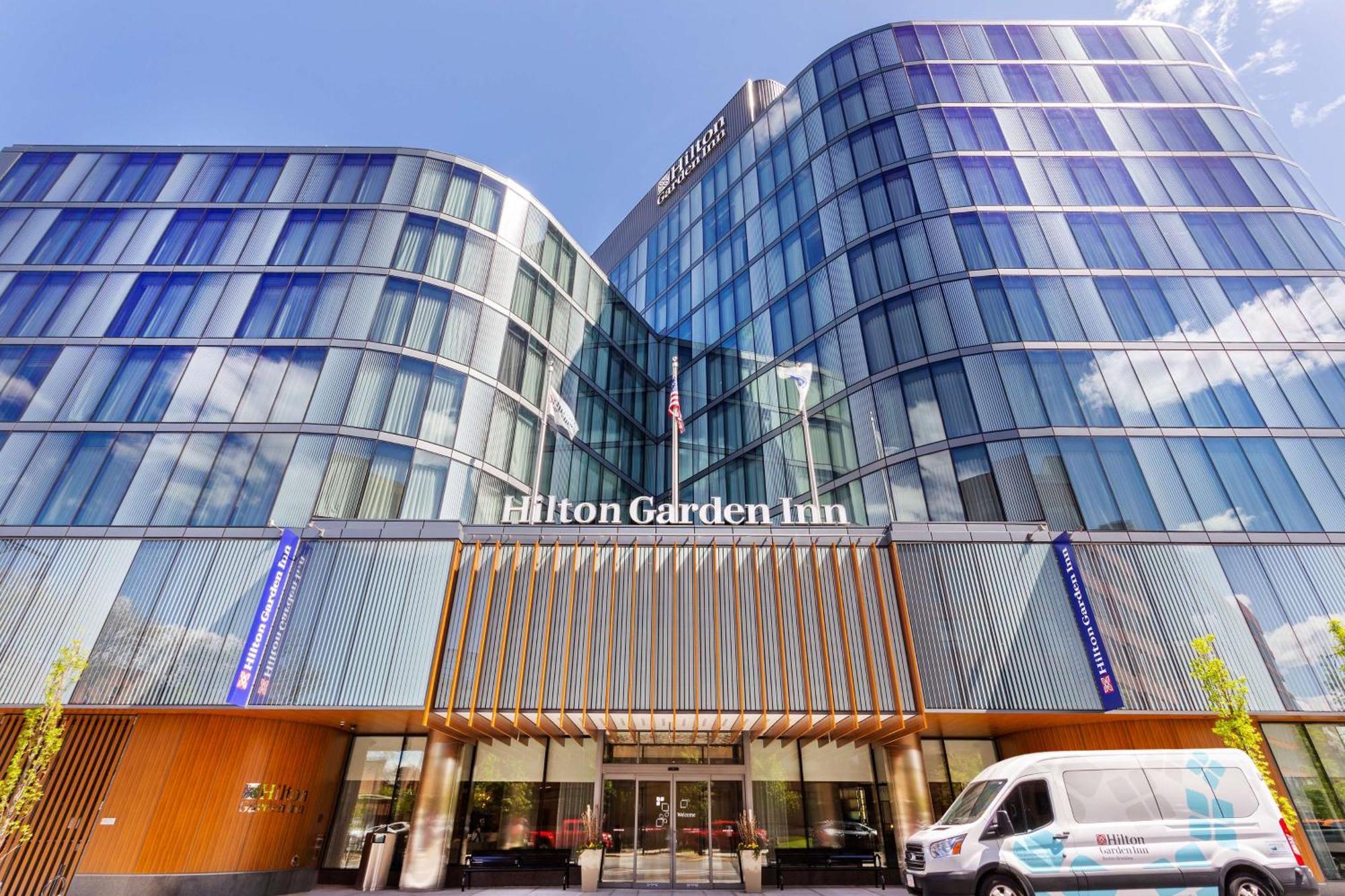 Hilton Garden Inn Boston Brookline, Ma Экстерьер фото